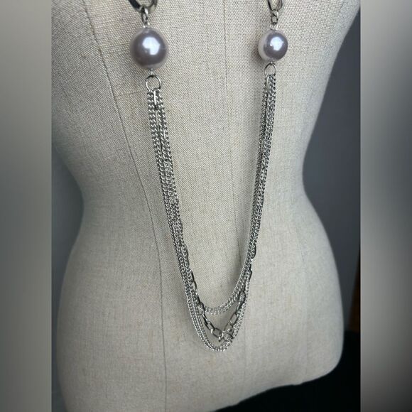 Paparazzi Silver and Gray Necklace Set - Picture 4 of 4